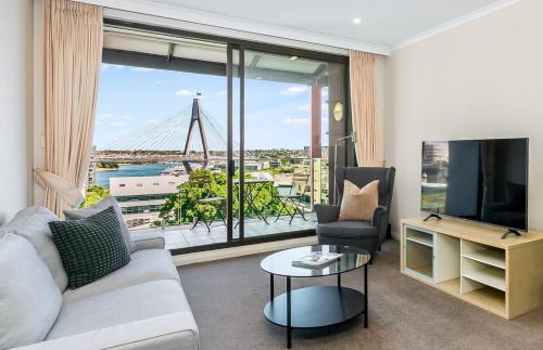 Pyrmont Apartment | Pyrmont paradise - Anzac bridge view in all rooms BOW66
