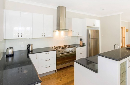 Avoca Beach House | Quails Crossing - Pool With a View