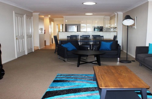 Hawks Nest Apartment | Quality Aquarius Apartment on the Beach!