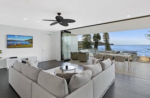 Avoca Beach House | Quarterdeck 5 - Luxury Stylish Apartment