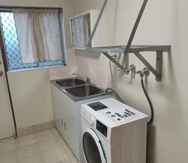 Auburn House | Queen Room with Private Toilet and Laundry - A3