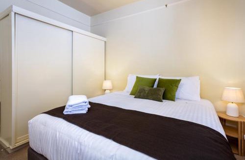 Hobart Central Business District House | Queen St Cottage Family Retreat in Sandy Bay