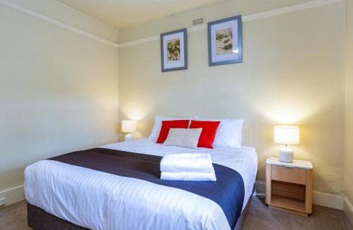 Hobart Central Business District House | Queen St Cottage Family Retreat in Sandy Bay
