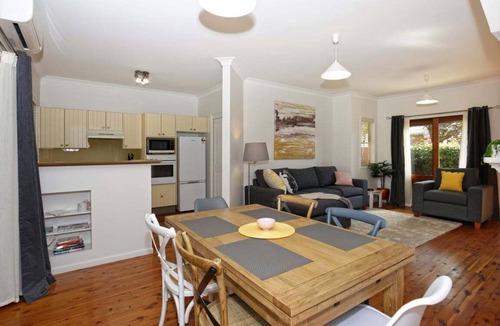 Berry Cottage | Queen Street Cottage