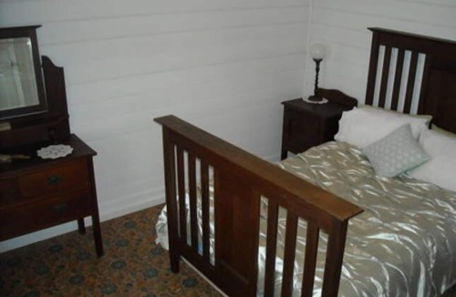 Kingscote Cottage | Queenscliffe Cottage - Olde world charm