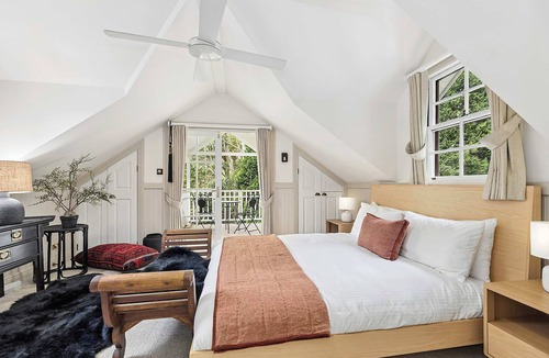 Matcham House | Queenslander Estate | Heated Pool, Spa, Sleeps 14