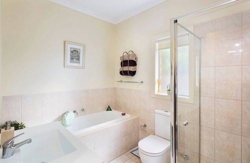 Glenroy House | Quiet 2BR Villa | Parking | 15 min Airport and City
