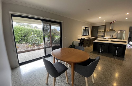 Drysdale House | Quiet and easy spot to stay and explore the northern Bellarine!
