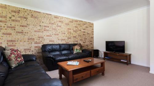 Old Bar House | Quiet and Private Duplex