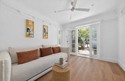 Manly Apartment | Quiet Beachside Manly Cottage - Walk Everywhere