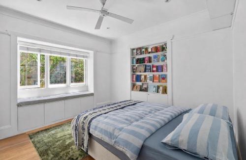Manly Apartment | Quiet Beachside Manly Cottage - Walk Everywhere