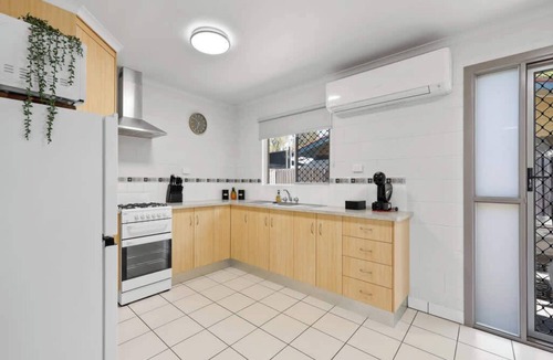 Andergrove Apartment | Quiet & Comfortable with Wi-fi