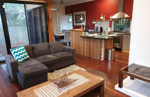 Capel Sound House | Quiet, Cosy and Quirky in Capel Sound...Fits Boat