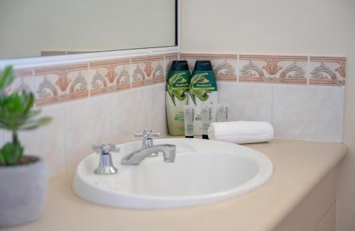 North Mackay House | Quiet Cozy Townhouse in North Mackay