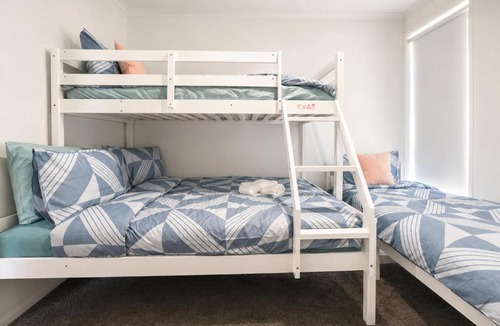 Whittington House | Quiet Geelong Getaway Family Friendly