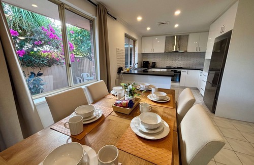 Yokine House | Quiet Leafy Retreat- 10 minutes to