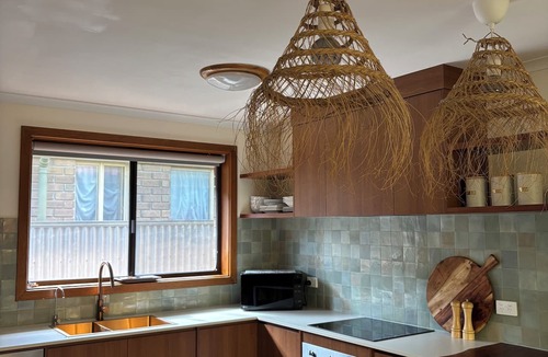 Silver Sands House | Quiet two-bedroom unit less than 5min walk to the beach!