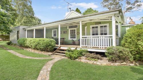 Blackheath House | Quinees Charming Mountain Cottage
