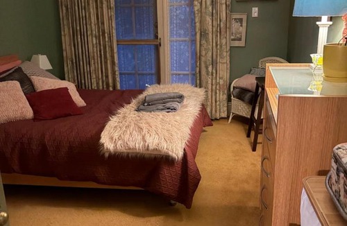 Maryborough House | R&R Luxury House, Maryborough, VIC