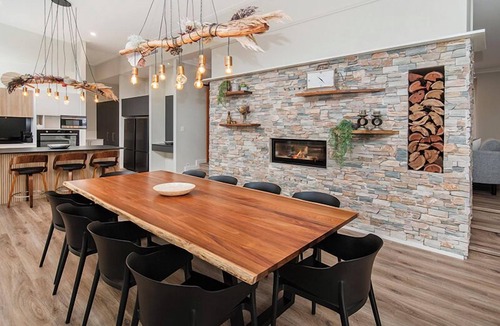 Wilyabrup House | Raffaele’s Estate Luxury Stay: Double Fireplace: Spa Baths :EV Charger