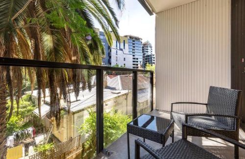 Windsor Apartment | Raleigh Escape - Urban Comfort near Albert Park Lake