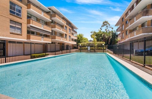 Randwick Apartment | Randwick Apt Walk to Centennial Park & Beach
