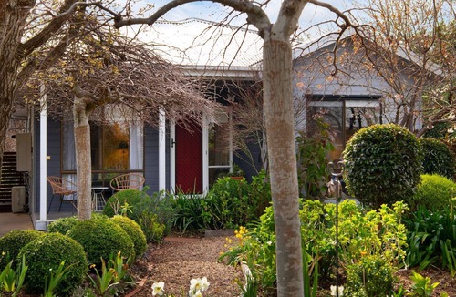 Daylesford House | Raven Cottage- gorgeous gardens and cosy fire