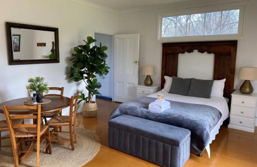 Ravenswood Bed & Breakfast | Ravenswood Homestead