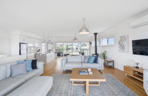 Middleton House | RAY'S BEACHHOUSE - Best Sea Views in Middleton