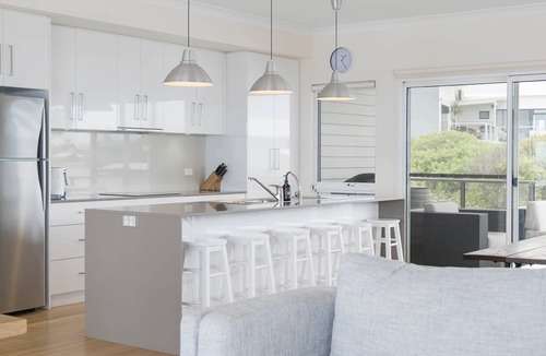 Middleton House | RAY'S BEACHHOUSE - Best Sea Views in Middleton