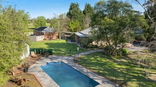 Moorooduc House | Raygold Park Equestrian Accommodation plus Pool House