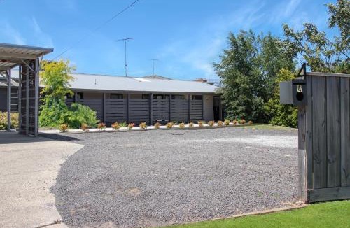 Grovedale Hotel | Recharge in Waurn Ponds