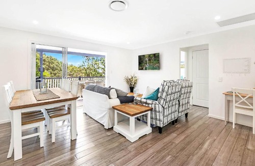 Eagle Heights House | Red Gum Cottage