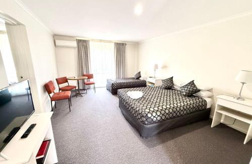 Mathoura Hotel | Redgum Motel