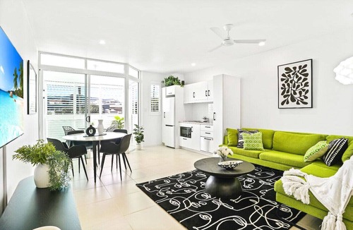 Cairns North Condo | Reefside at 201 Lake Street- Stylish City Apartment with Pool & Balcony Near Esplanade