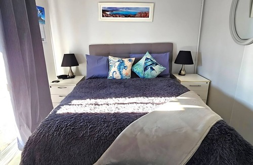 Port Victoria Hotel | Reel 'Em Inn, Port Victoria