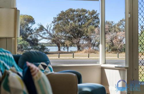 Dawesville House | Relax At Dawesville Estuary