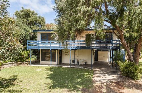 Guilderton House | Relax Moore - Close to Beach