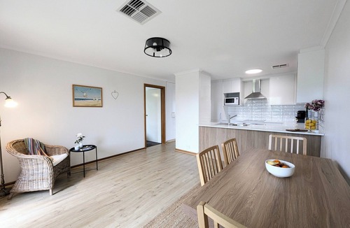 Hallett Cove House | Relaxed & Private Coastal Stay w/Sea Views