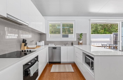 Allambie Heights Apartment | Relaxing 2-Bed Home Close to Beaches and Parks