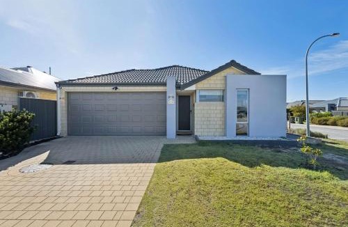 Brabham House | Relaxing 3BR Home Ideal for FIFO & Families
