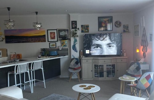 Mount Nelson Apartment | Relaxing Hobart Retreat, Stylish 2-Bed Apartment