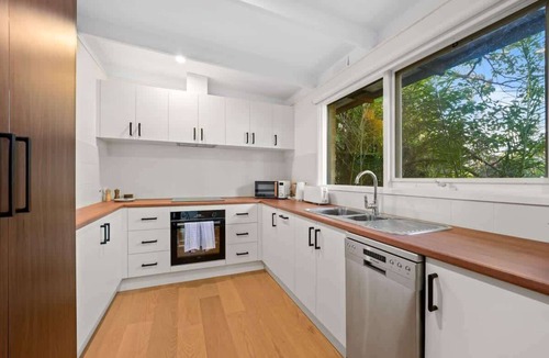 Heathmont House | Relaxing Nature Retreat in Beautiful Heathmont
