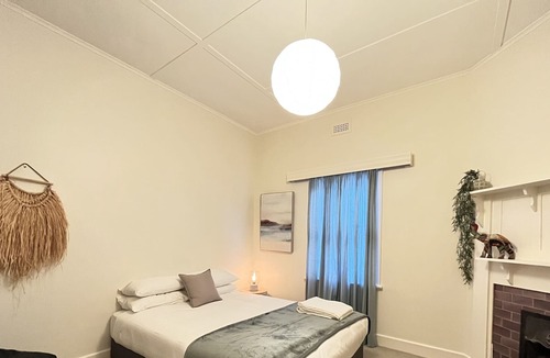 Golden Point House | Relaxing Retreat near Sovereign Hill, Cafe, City