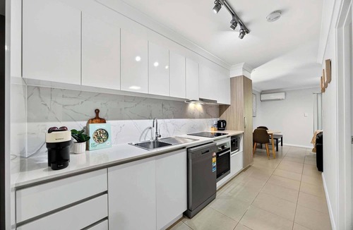 Rockingham Apartment | Relaxing Rockingham 1BR Balcony & Parking