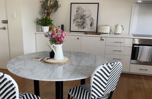Newport Apartment | Relaxing & Sunny Newport Beach Apartment