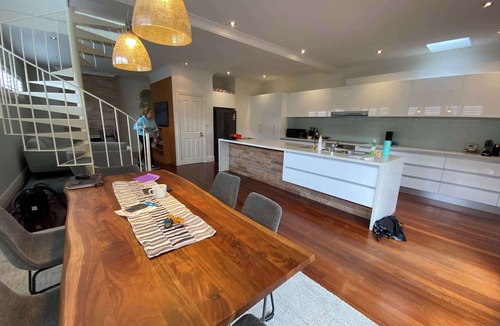 Richmond House | Renovated 3BR Family Home in Richmond with Parking