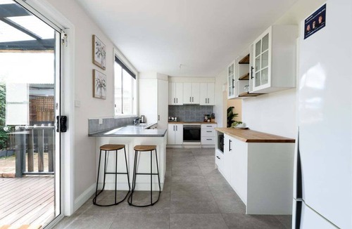 Invermay House | Renovated Character Home with Modern Comforts