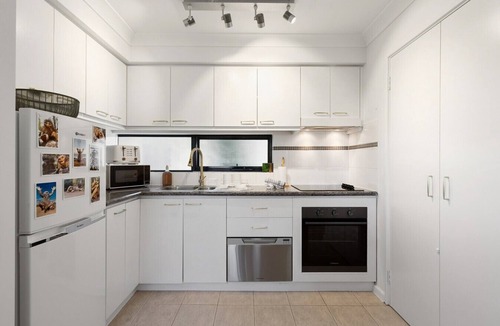 Perth Central Business District Apartment | Renovated Cityscape Resort