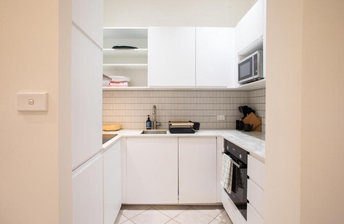 Surry Hills Apartment | Renovated Terrace 5 Min Walk to Central Station